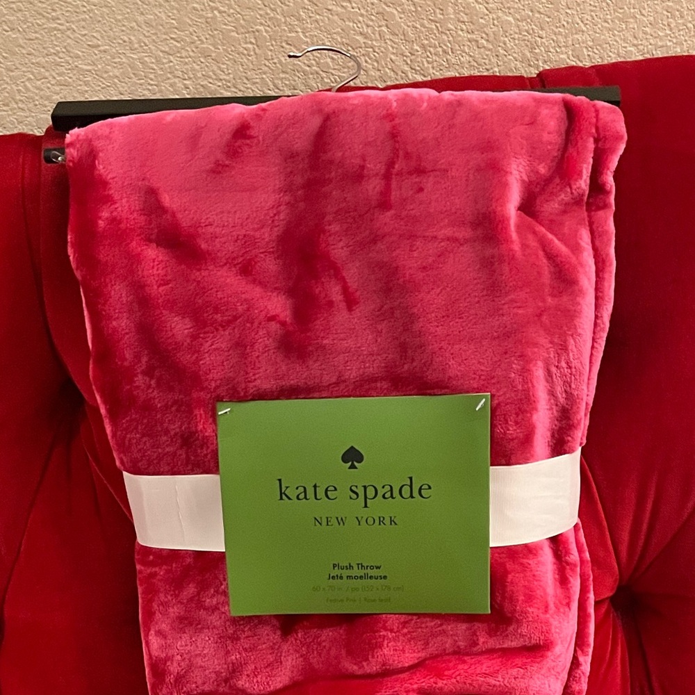 Kate Spade Festive Pink Plush Throw Blanket - Picture 6 of 6